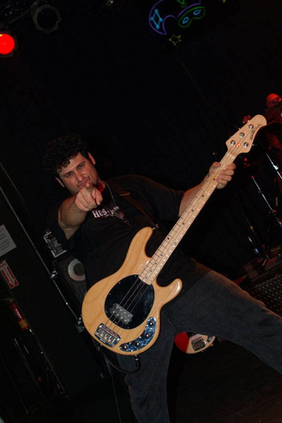 Julian Simonelli - Bassist