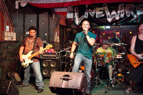 Julian Simonelli - Bassist