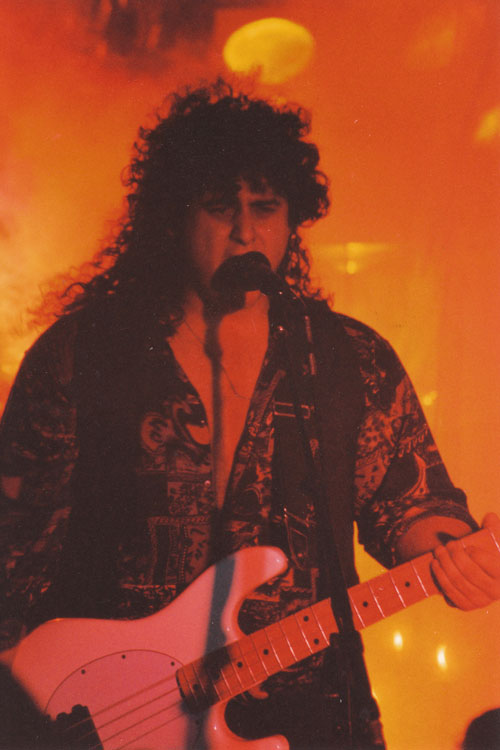 Julian Simonelli - Bassist