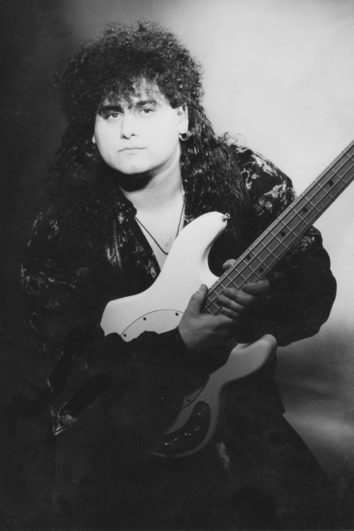 Julian Simonelli - Bassist